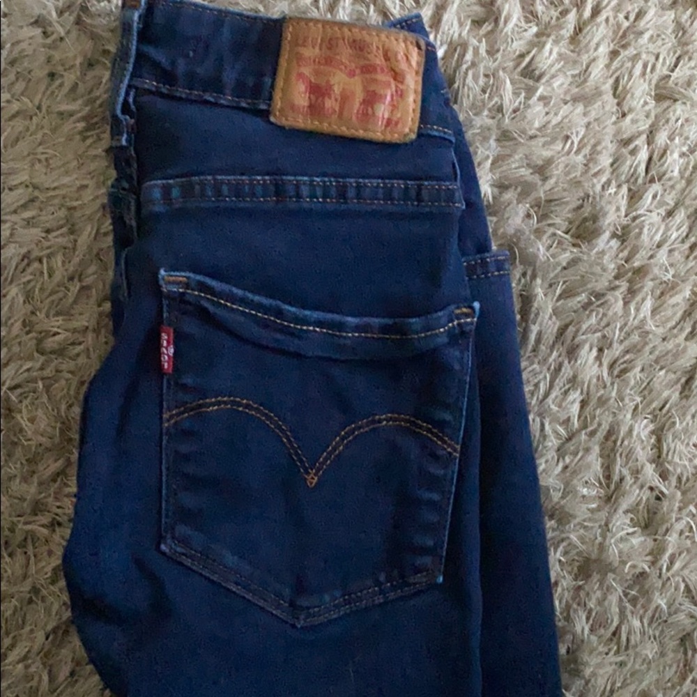 Levi’s high-rise skinny jeans (like new)